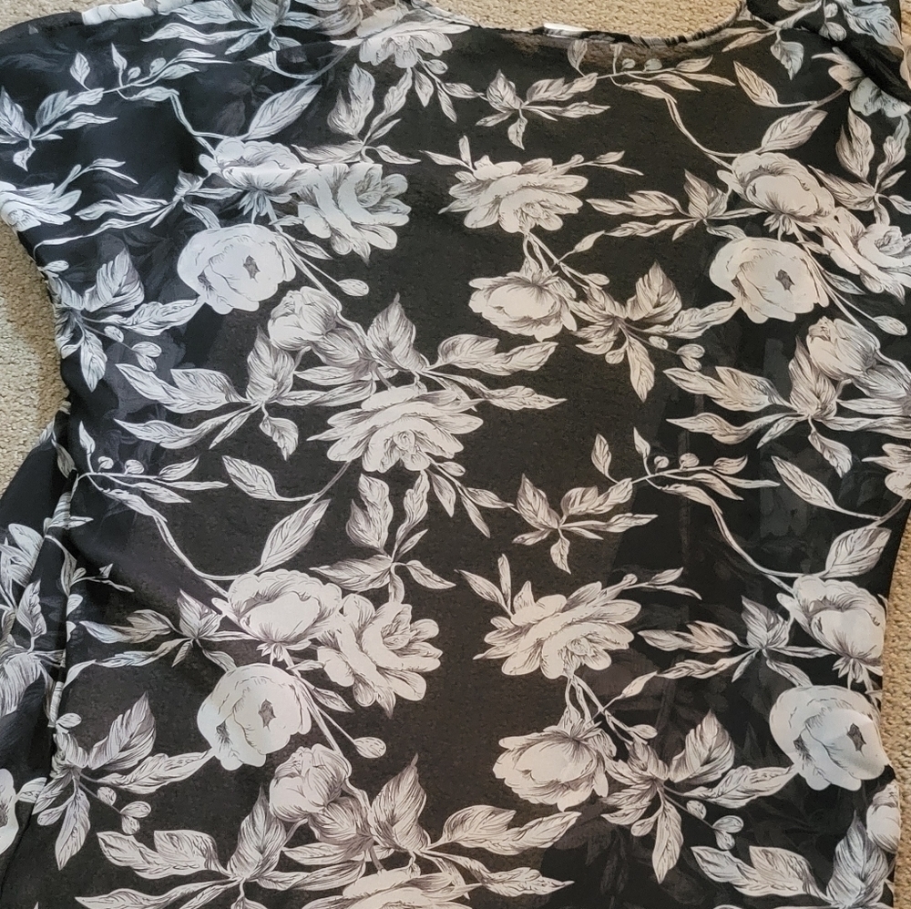 Lida Collection Floral Black and White Sheer Coverup Flowy Vest - Picture 10 of 10